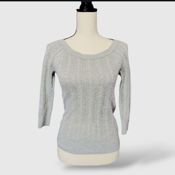 American Eagle Outfitters Light Gray Cable Knit Sweater Size XS 3/4 Sleeve - Picture 1 of 5